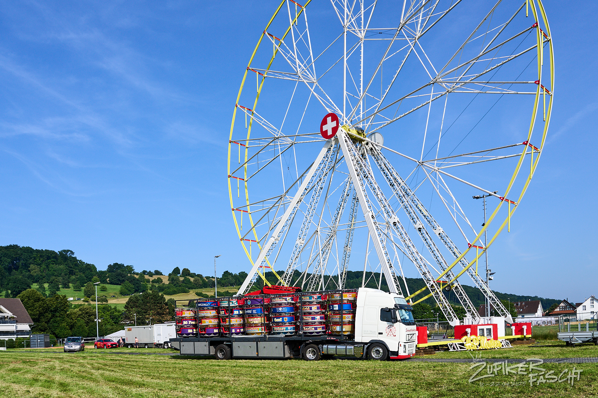 Das Riesenrad, noch ohne Gondeln