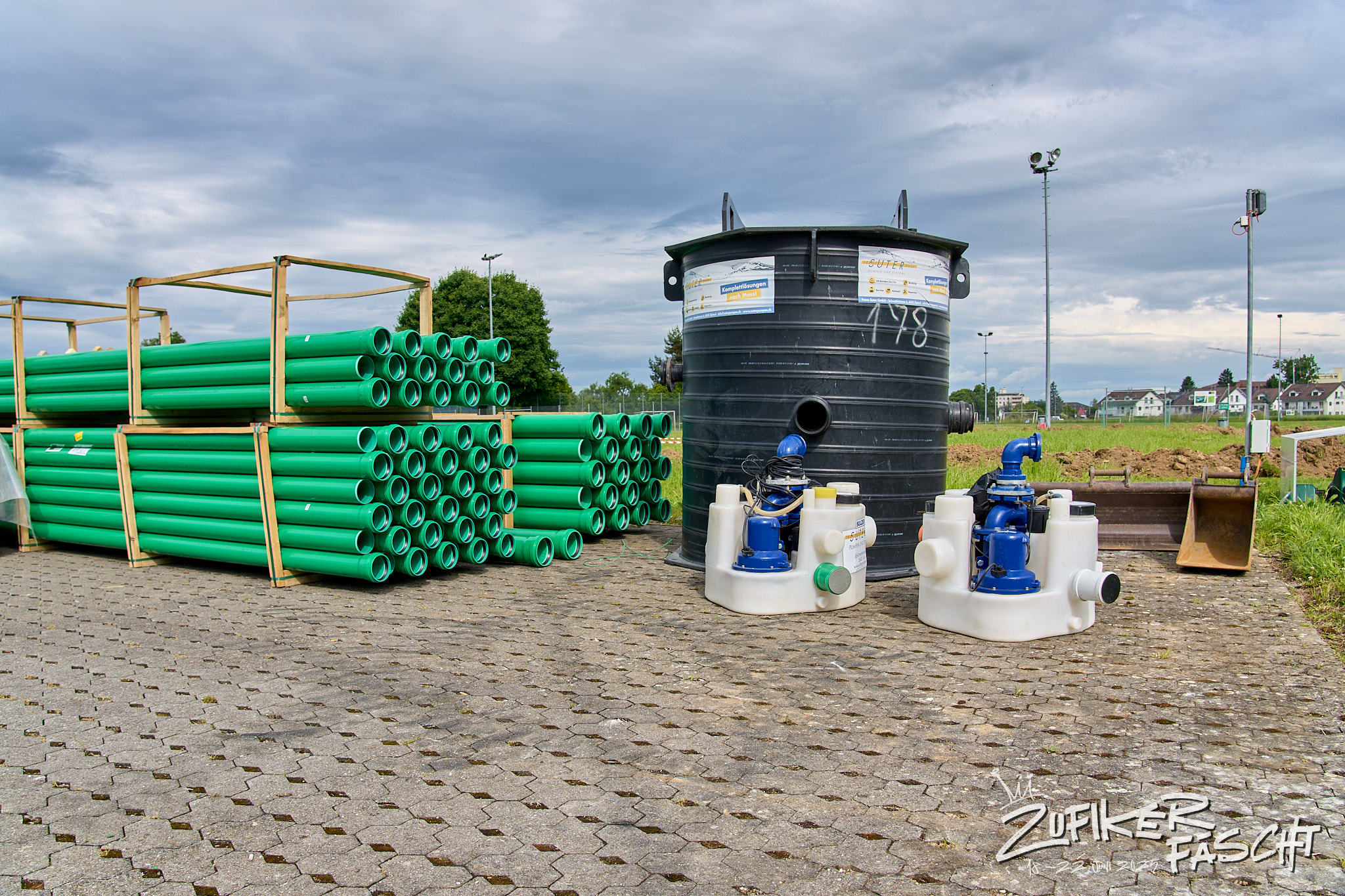 Schmutzwasserpumpen und Abwasserrohre